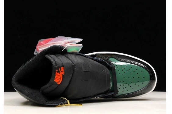 Air High  AV3905 Family 038 SoleFly Jordan 1 Retro 286 'Art NewStyle x 038 Friends OG AV3905 Basel' and 0520